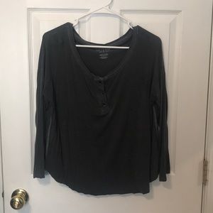 Dark gray button down top. Quarter sleeve.